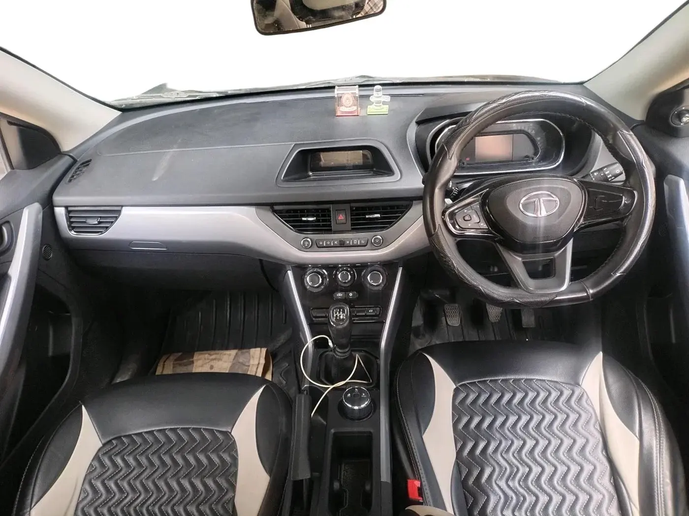 2022 Tata NEXON XM SUNROOF PETROL, Petrol, Manual, 48,667 km, interior