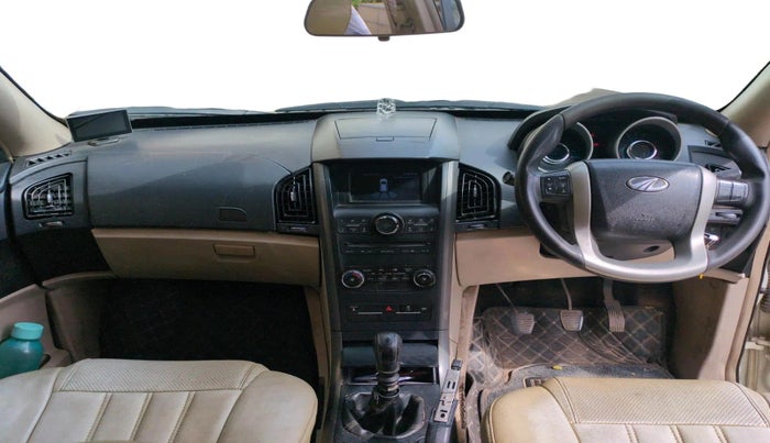 2015 Mahindra XUV500 W6, Diesel, Manual, 1,32,749 km, interior
