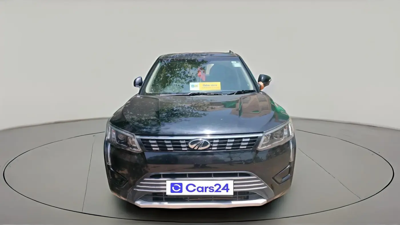 2022 Mahindra XUV300 W8 1.2 PETROL, Petrol, Manual, 64,266 km, exterior