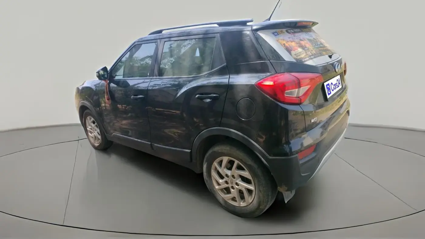 2022 Mahindra XUV300 W8 1.2 PETROL, Petrol, Manual, 64,266 km, exterior