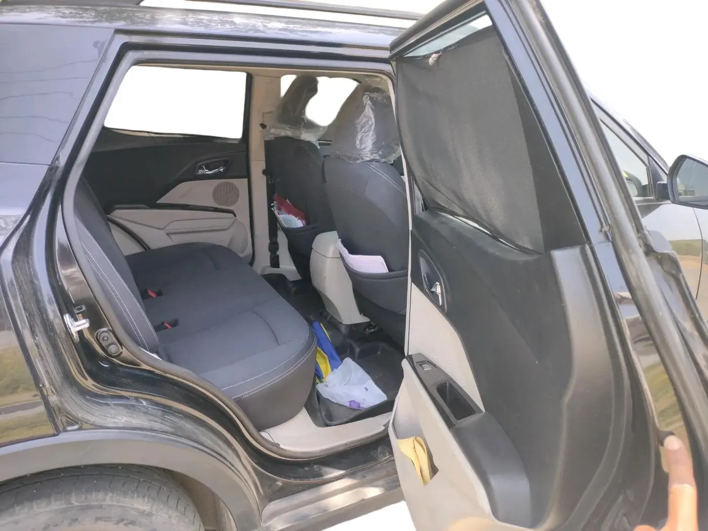 2022 Mahindra XUV300 W8 1.2 PETROL, Petrol, Manual, 64,266 km, interior