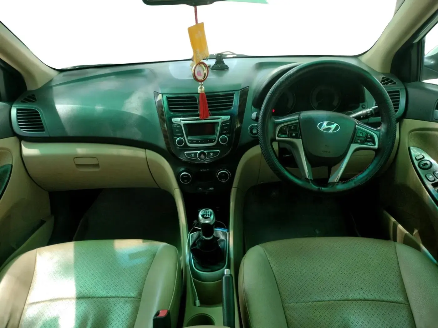 2015 Hyundai Verna FLUIDIC 1.6 CRDI SX 4S, Diesel, Manual, 1,35,804 km, interior