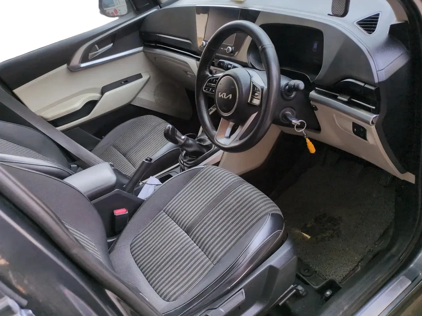 2022 KIA CARENS PRESTIGE 1.5 DIESEL 7 STR, Diesel, Manual, 1,15,512 km, interior
