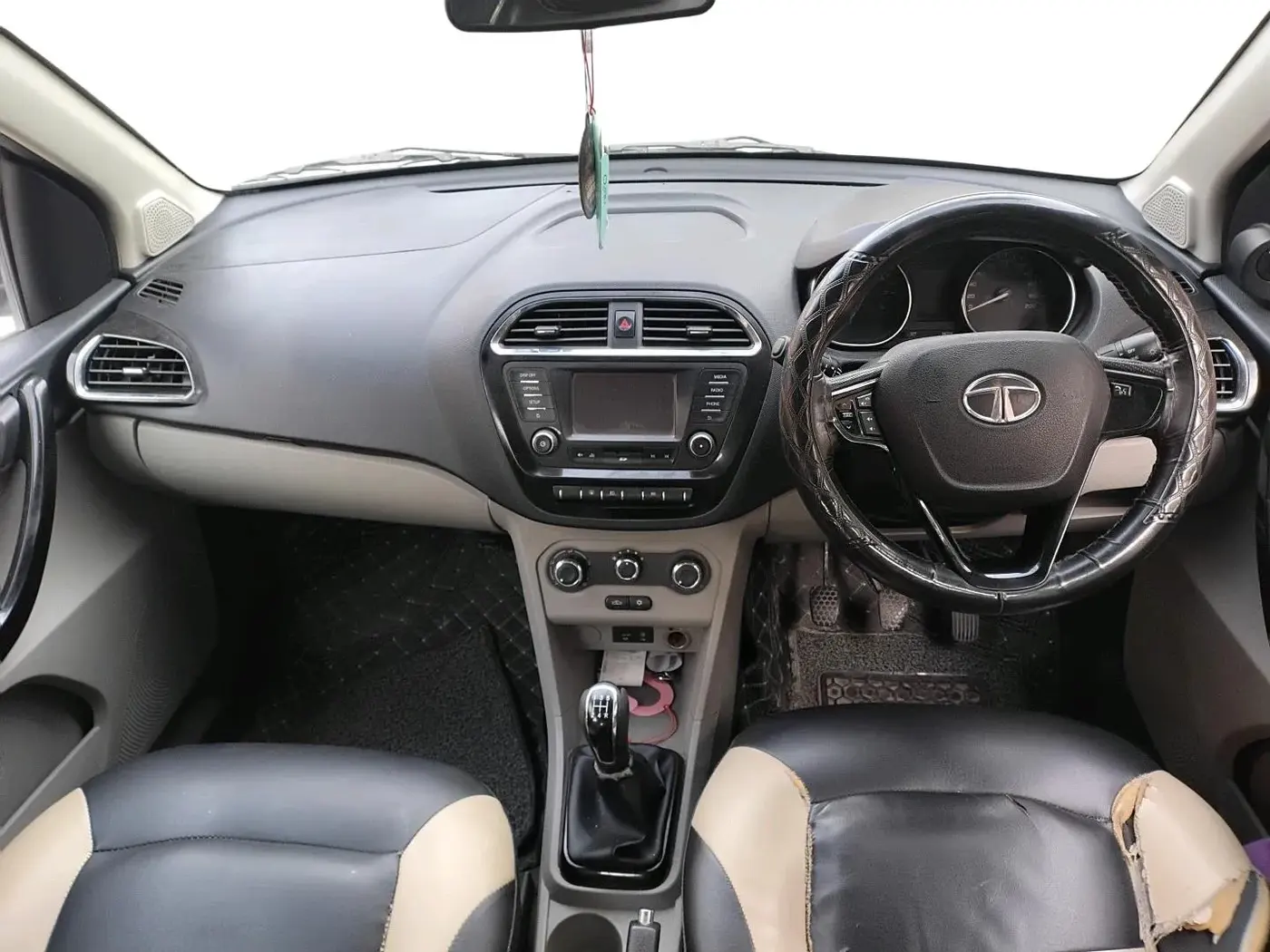 2019 Tata Tiago XZ PETROL, CNG, Manual, 1,04,392 km, interior