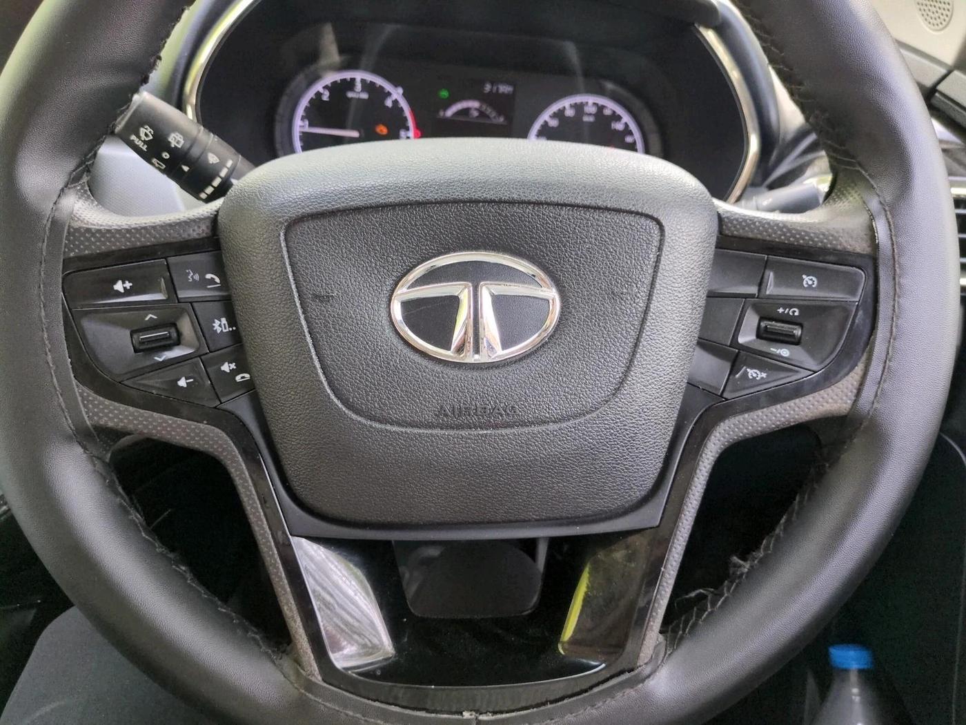 2021 Tata Harrier XT PLUS 2.0L KRYOTEC DARK EDITON, Diesel, Manual, 87,954 km, interior