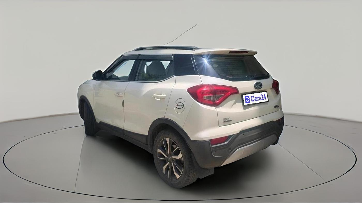 2019 Mahindra XUV300 W8 (O) 1.5 DIESEL AMT, Diesel, Automatic, 1,09,588 km, exterior