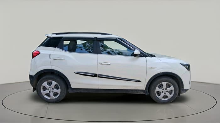 2022 Mahindra XUV300 W6 1.5 Diesel, Diesel, Manual, 94,818 km, exterior