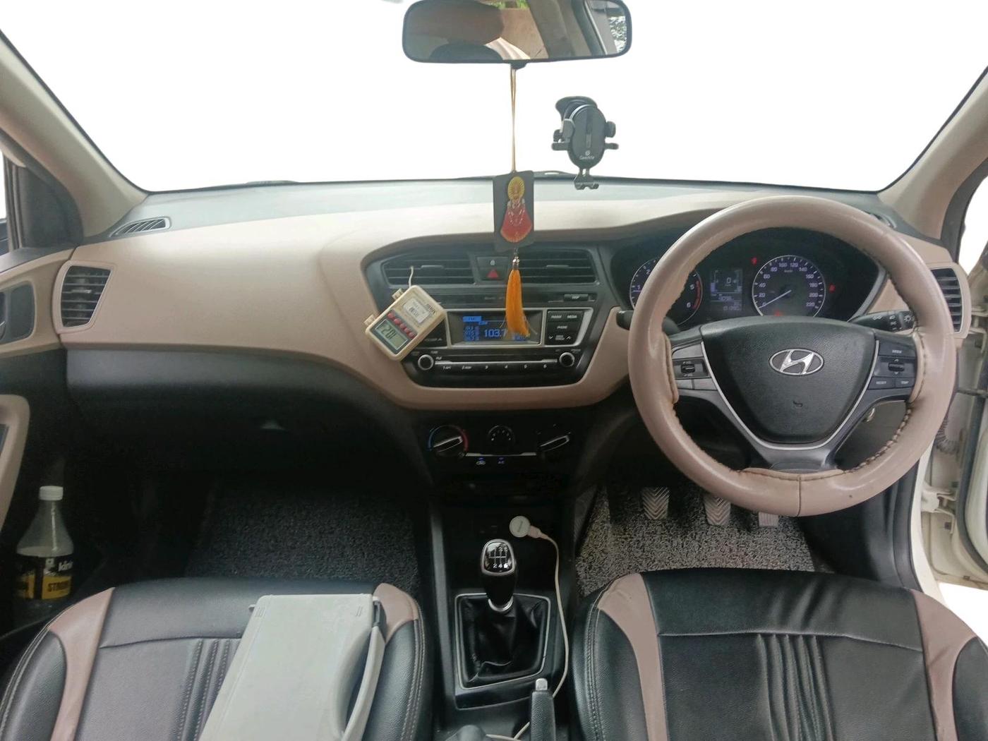 2015 Hyundai Elite i20 MAGNA 1.4 CRDI, Diesel, Manual, 1,01,390 km, interior