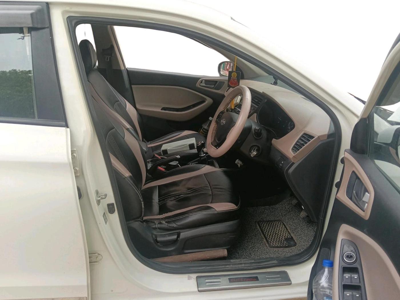 2015 Hyundai Elite i20 MAGNA 1.4 CRDI, Diesel, Manual, 1,01,390 km, interior