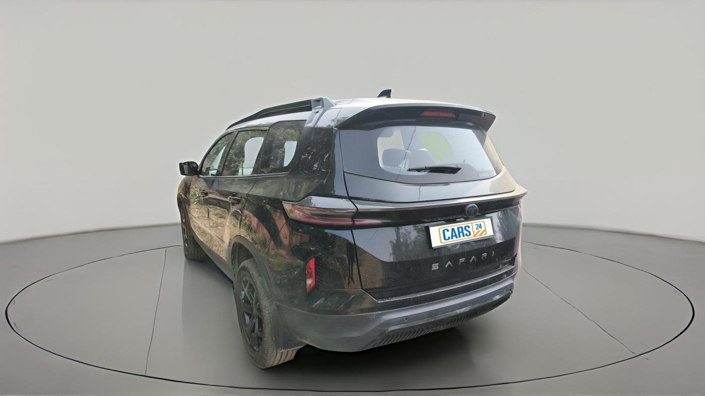 2025 Tata Safari ADVENTURE PLUS DARK EDITION AT, Diesel, Automatic, 4,500 km, exterior