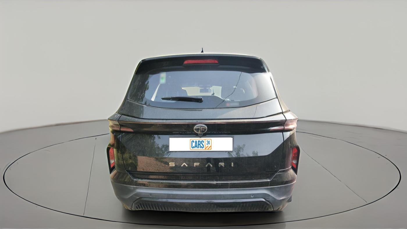 2025 Tata Safari ADVENTURE PLUS DARK EDITION AT, Diesel, Automatic, 4,500 km, exterior