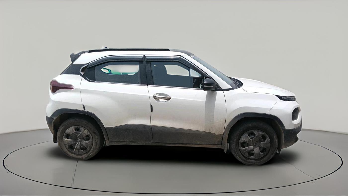 2025 Tata PUNCH PURE MT CNG, CNG, Manual, 25,728 km, exterior