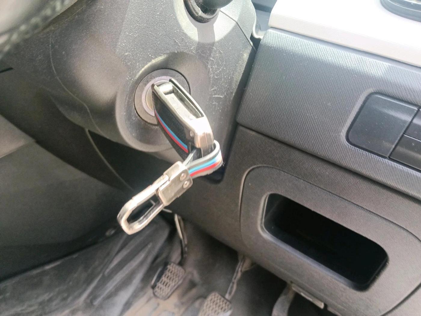 2025 Tata PUNCH PURE MT CNG, CNG, Manual, 25,728 km, interior