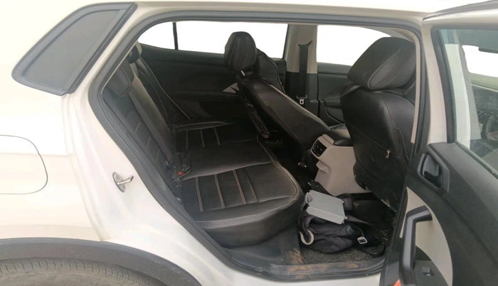 2023 Volkswagen TAIGUN COMFORTLINE 1.0 TSI MT, Petrol, Manual, 45,700 km, interior