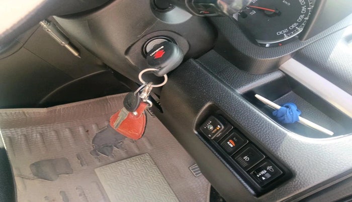 2015 Maruti Swift VXI, CNG, Manual, 92,354 km, interior