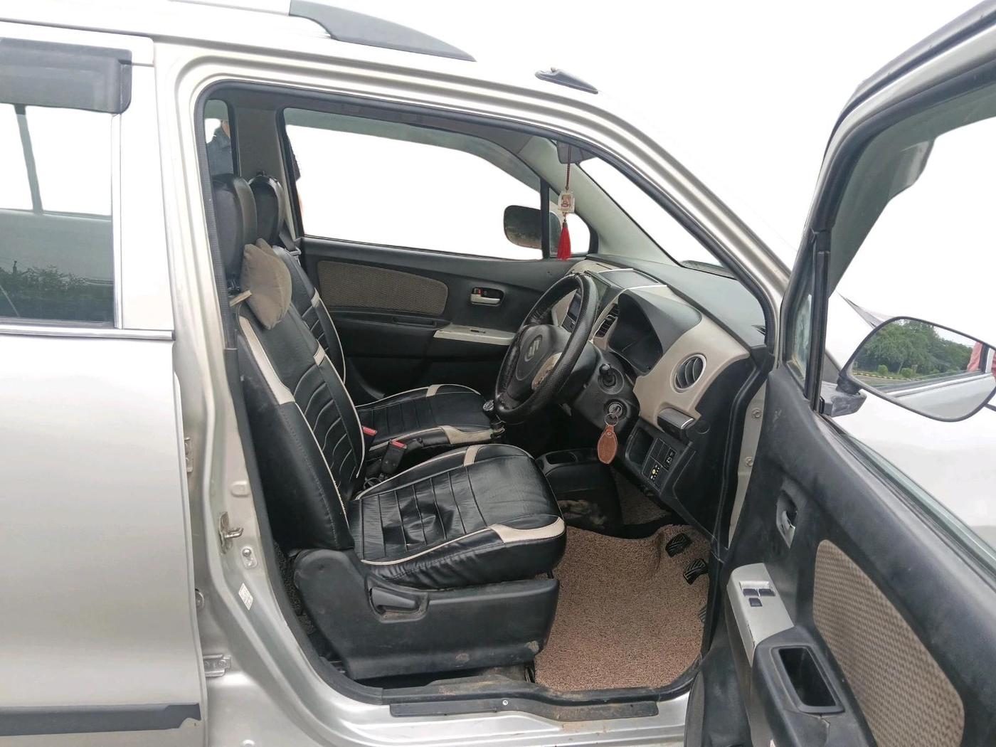 2016 Maruti Wagon R 1.0 LXI CNG, CNG, Manual, 99,945 km, interior