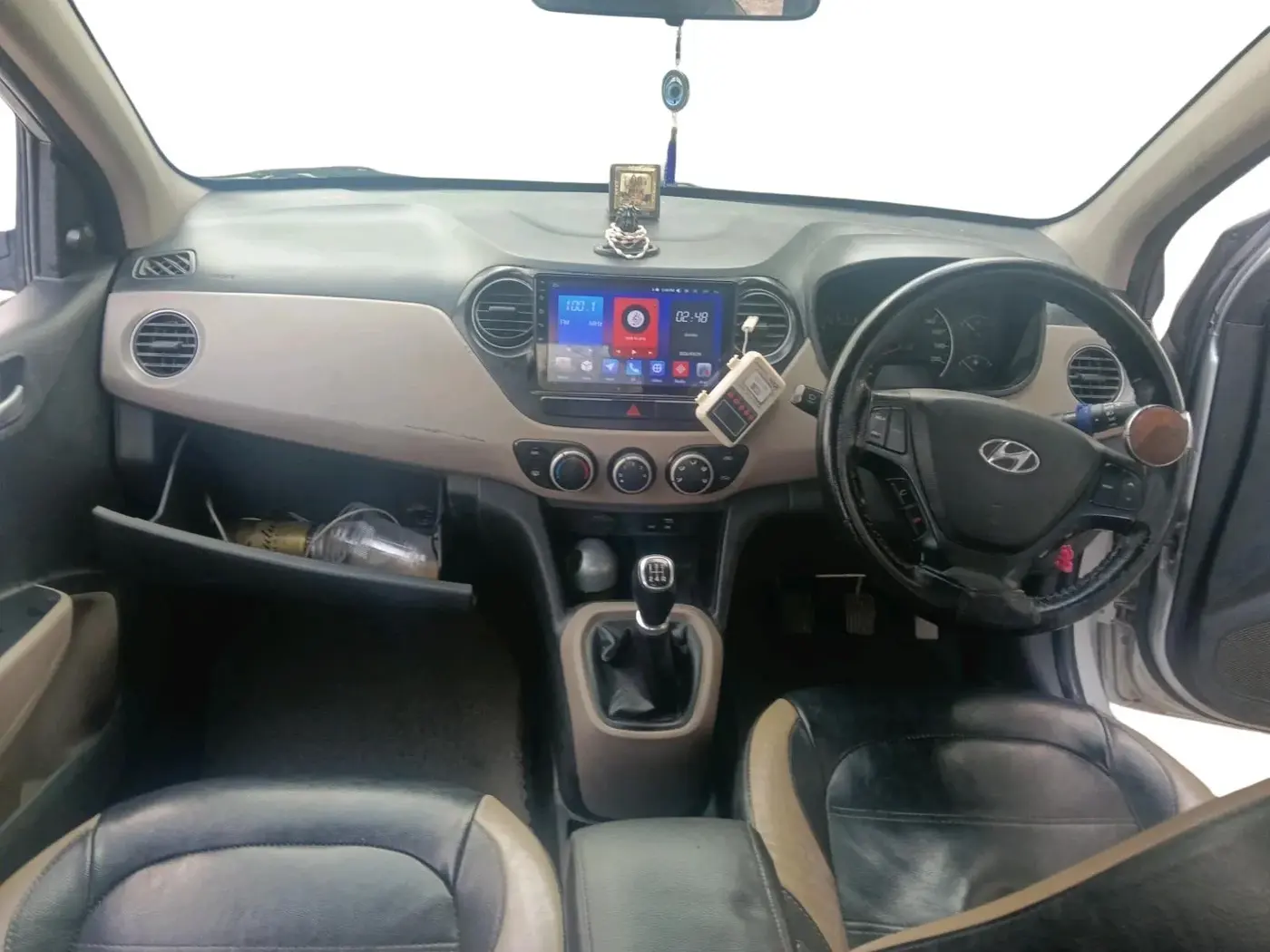 2016 Hyundai Grand i10 SPORTZ 1.2 KAPPA VTVT, CNG, Manual, 1,15,900 km, interior