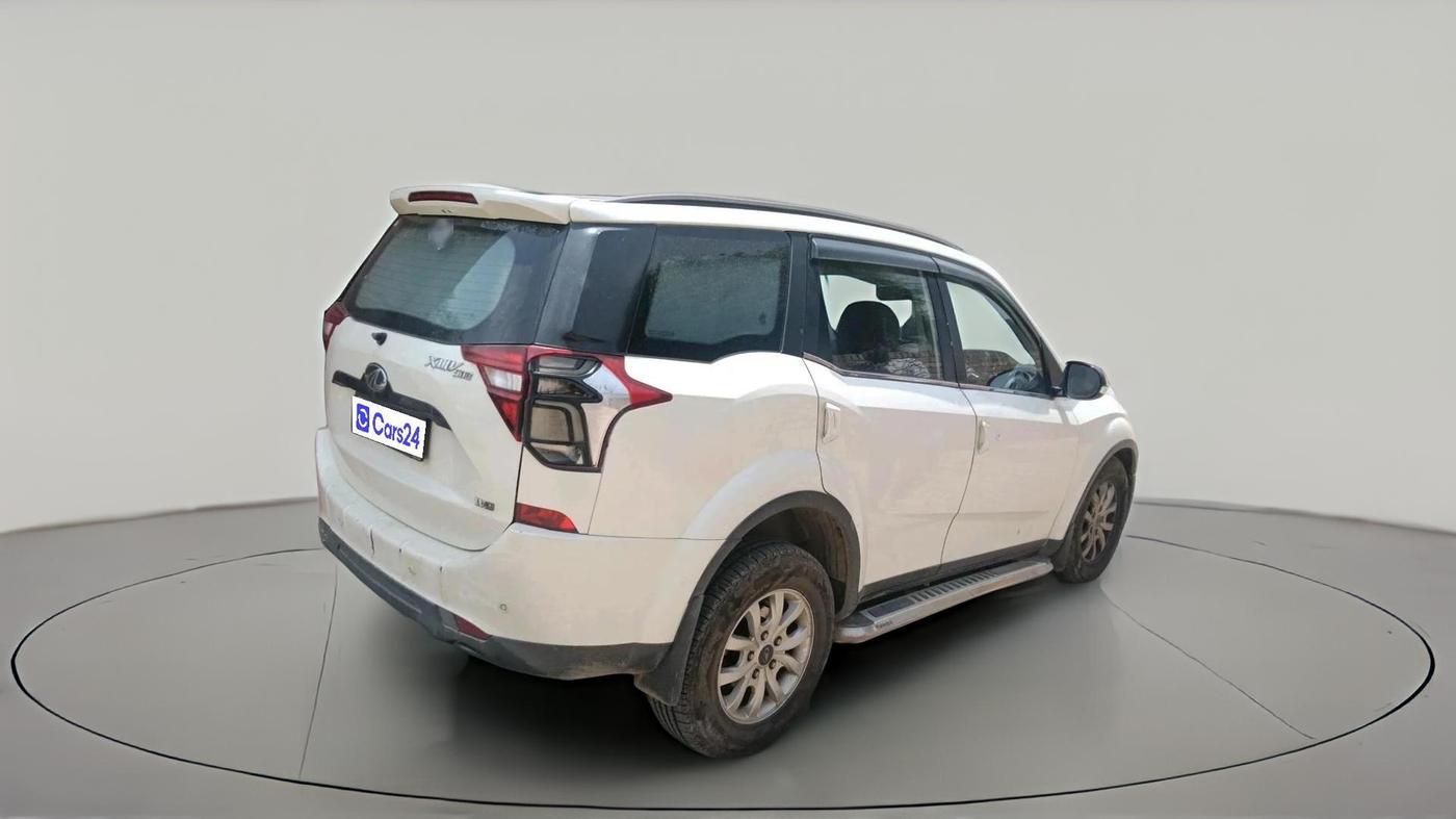 2019 Mahindra XUV500 W9, Diesel, Manual, 1,32,891 km, exterior