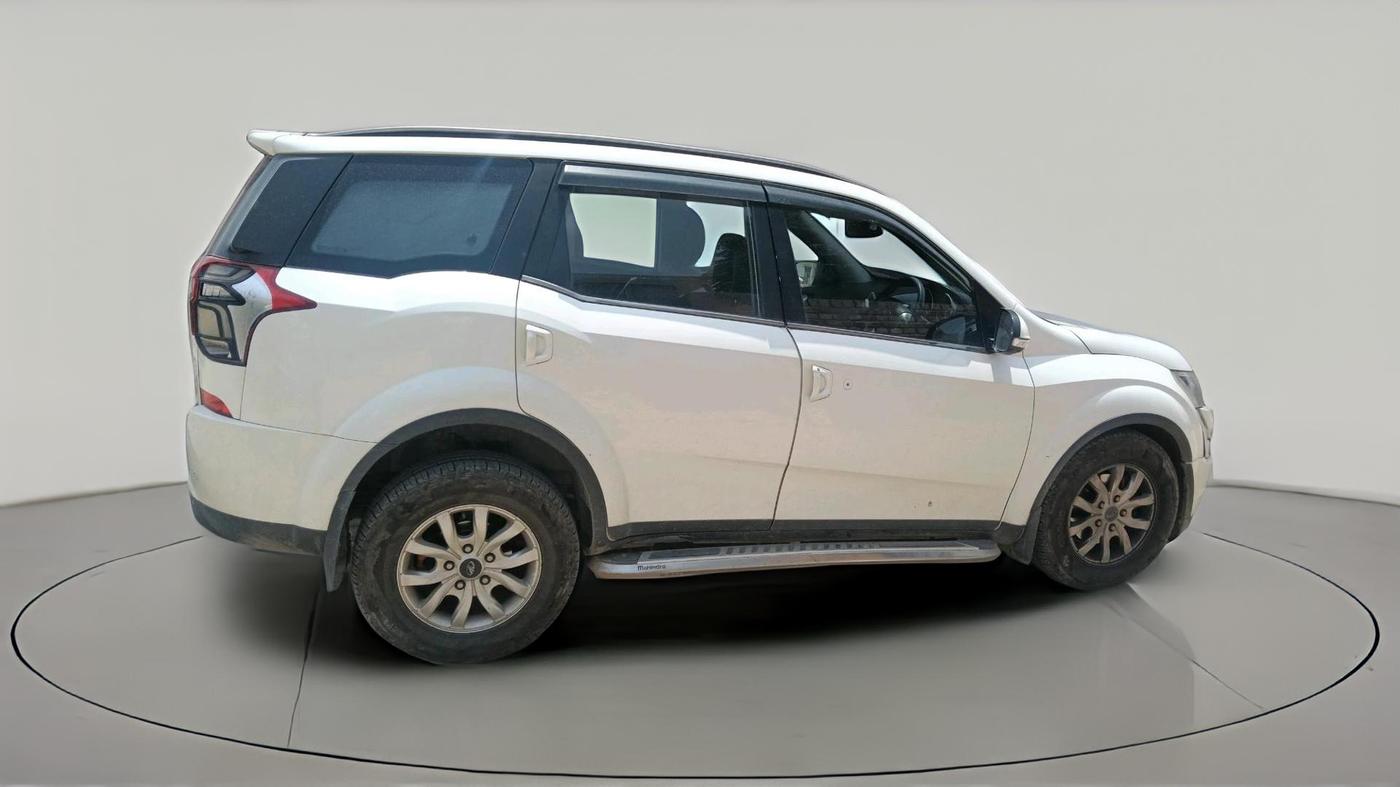 2019 Mahindra XUV500 W9, Diesel, Manual, 1,32,891 km, exterior