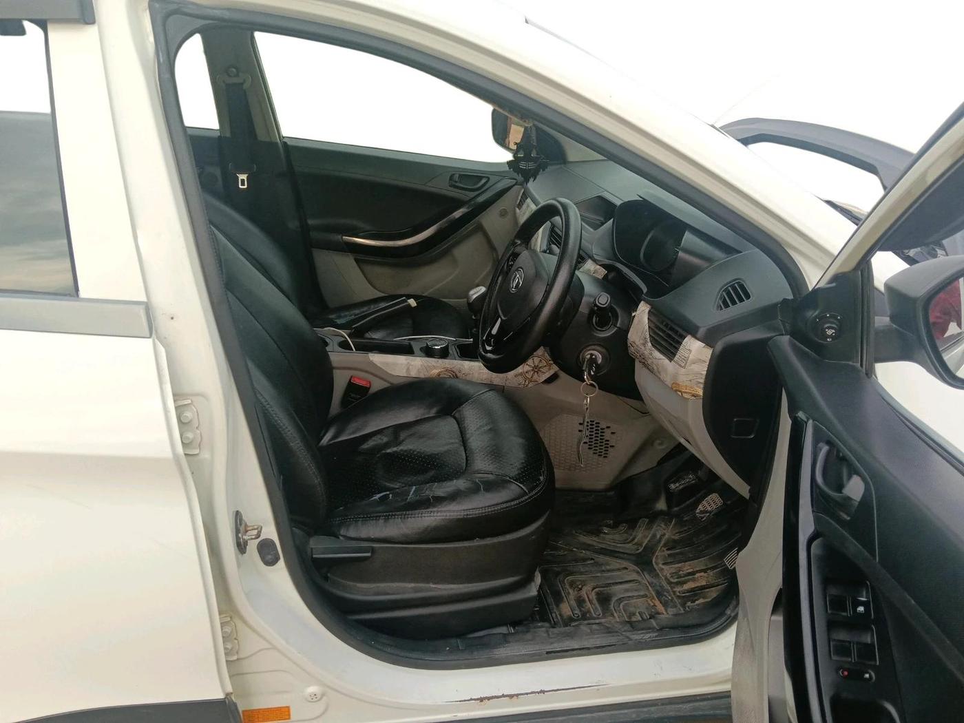 2018 Tata NEXON XM DIESEL, Diesel, Manual, 1,55,589 km, interior