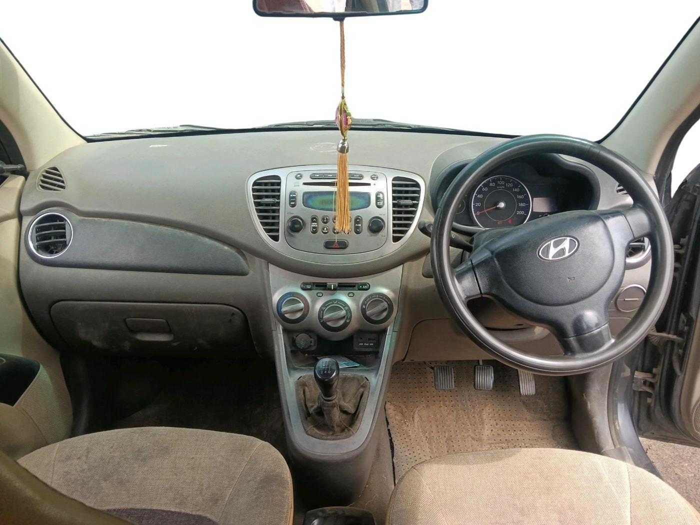 2011 Hyundai i10 MAGNA 1.1, Petrol, Manual, 87,502 km, interior