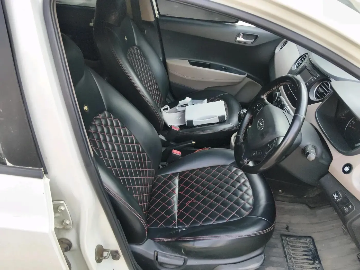2016 Hyundai Grand i10 ASTA (O) 1.2 KAPPA VTVT, CNG, Manual, 1,37,162 km, interior