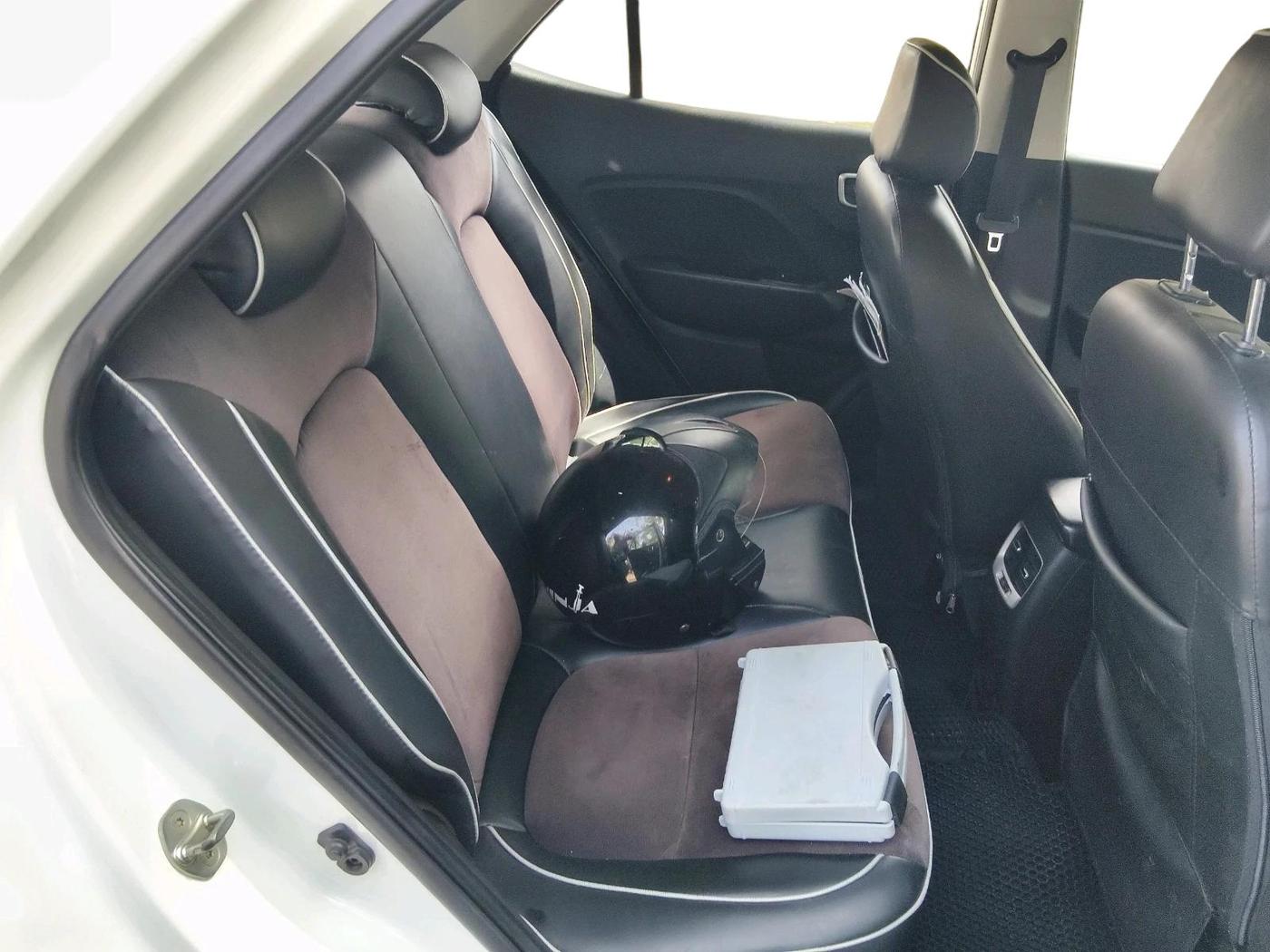 2019 Hyundai VENUE SX 1.4 CRDI, Diesel, Manual, 1,10,316 km, interior