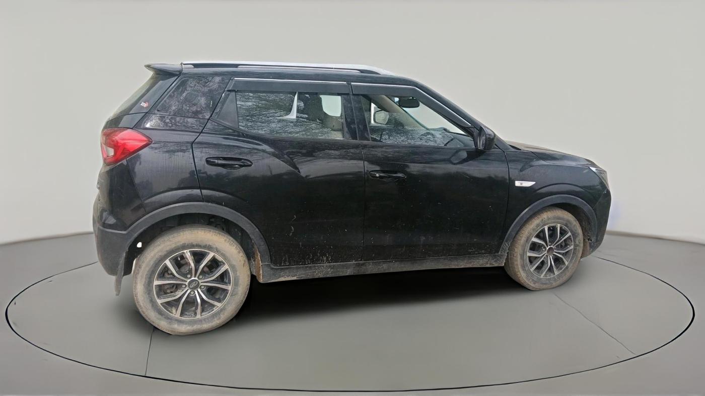 2021 Mahindra XUV300 W4 1.2 PETROL, Petrol, Manual, 85,430 km, exterior