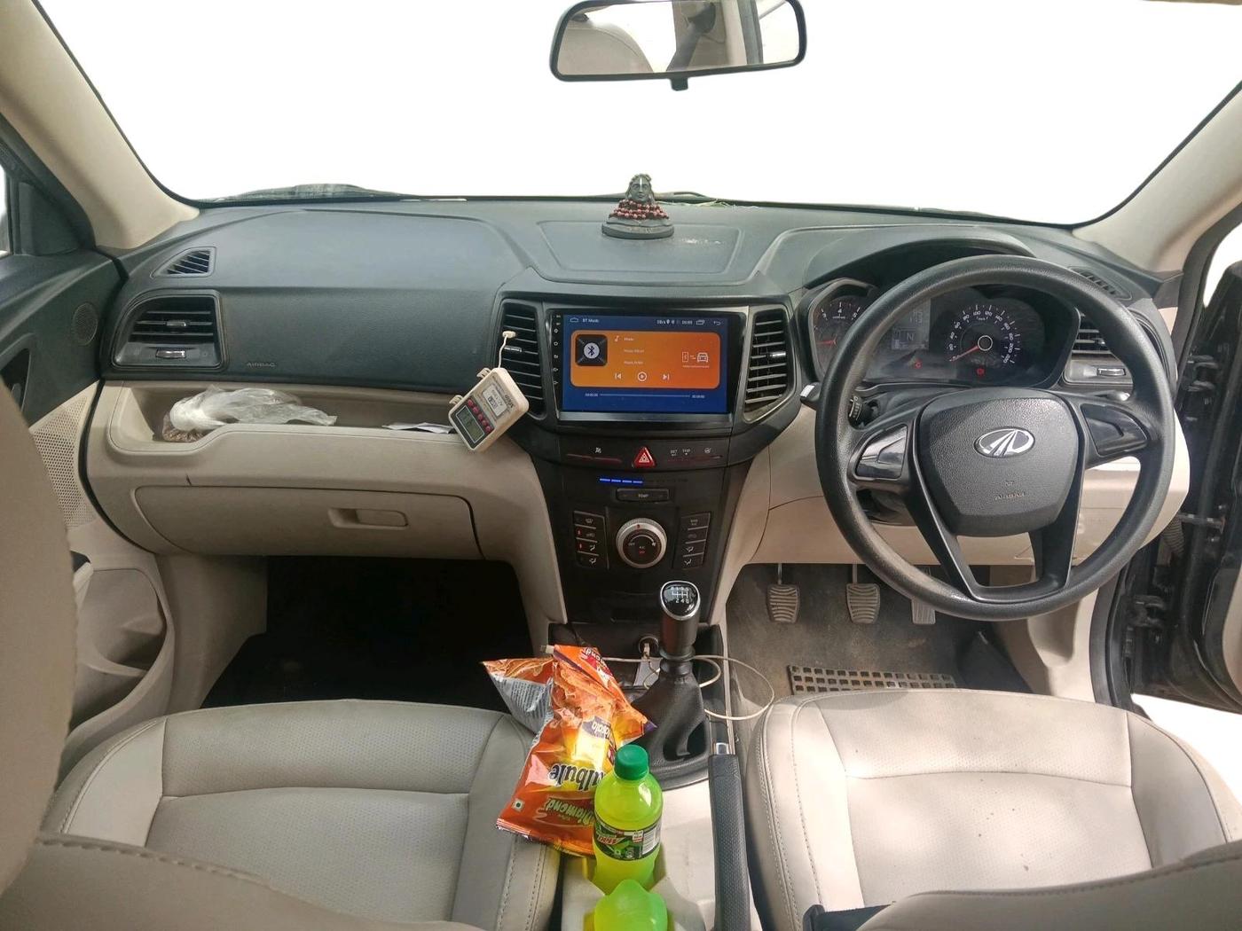 2021 Mahindra XUV300 W4 1.2 PETROL, Petrol, Manual, 85,430 km, interior