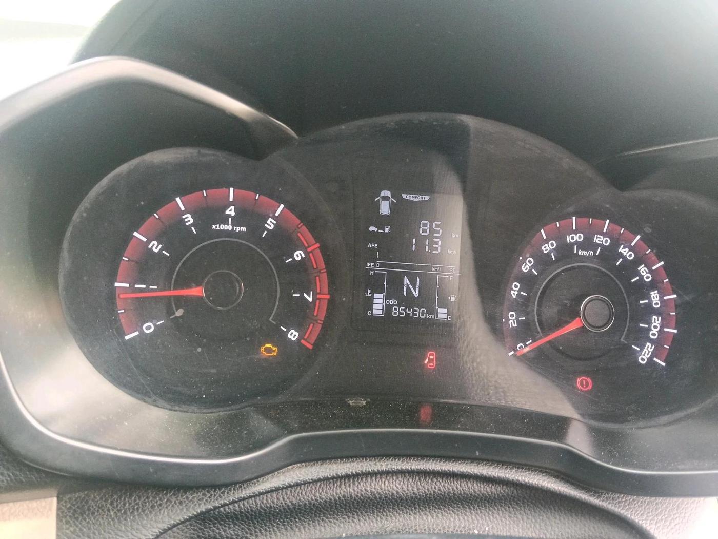 2021 Mahindra XUV300 W4 1.2 PETROL, Petrol, Manual, 85,430 km, interior