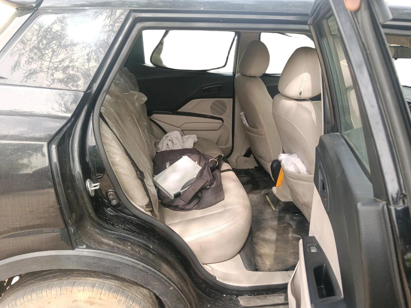 2021 Mahindra XUV300 W4 1.2 PETROL, Petrol, Manual, 85,430 km, interior