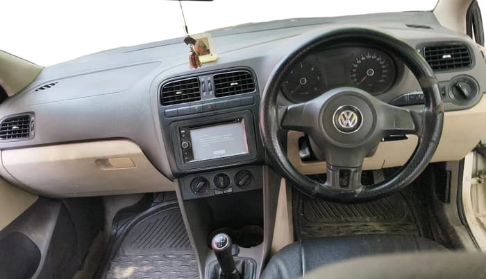 2011 Volkswagen Vento TRENDLINE DIESEL 1.6, Diesel, Manual, 1,02,337 km, interior