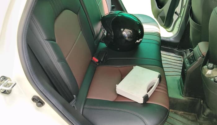 2025 Toyota URBAN CRUISER HYRYDER E NEO DRIVE, Petrol, Manual, 4,380 km, interior