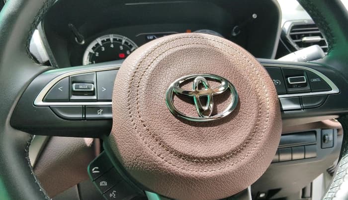 2025 Toyota URBAN CRUISER HYRYDER E NEO DRIVE, Petrol, Manual, 4,380 km, interior