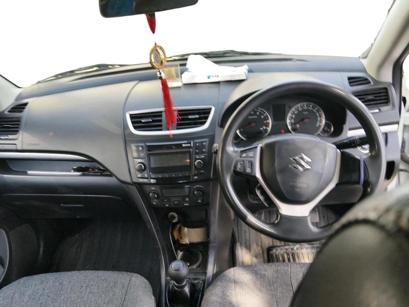 2015 Maruti Swift ZXI, Petrol, Manual, 1,22,312 km, interior