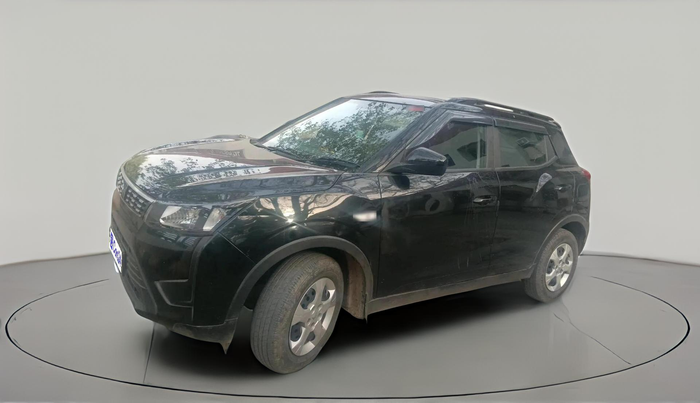 2023 Mahindra XUV300 W6 1.2 PETROL, Petrol, Manual, 15,436 km, exterior