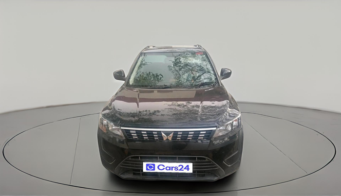 2023 Mahindra XUV300 W6 1.2 PETROL, Petrol, Manual, 15,436 km, exterior