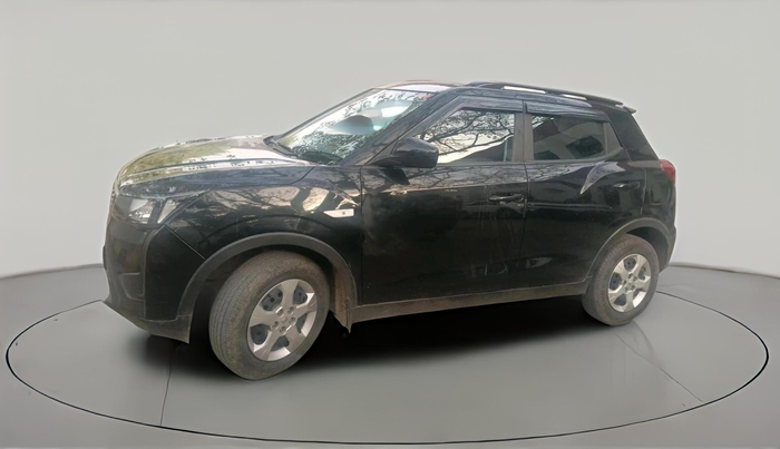2023 Mahindra XUV300 W6 1.2 PETROL, Petrol, Manual, 15,436 km, exterior