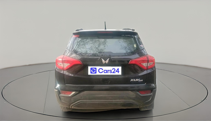 2023 Mahindra XUV300 W6 1.2 PETROL, Petrol, Manual, 15,436 km, exterior