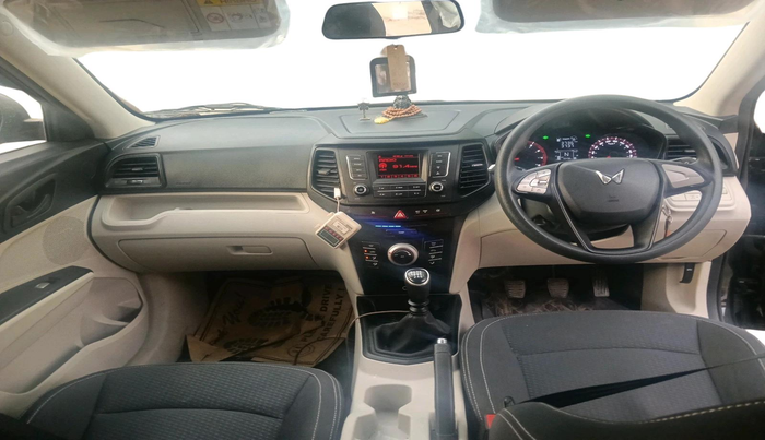 2023 Mahindra XUV300 W6 1.2 PETROL, Petrol, Manual, 15,436 km, interior