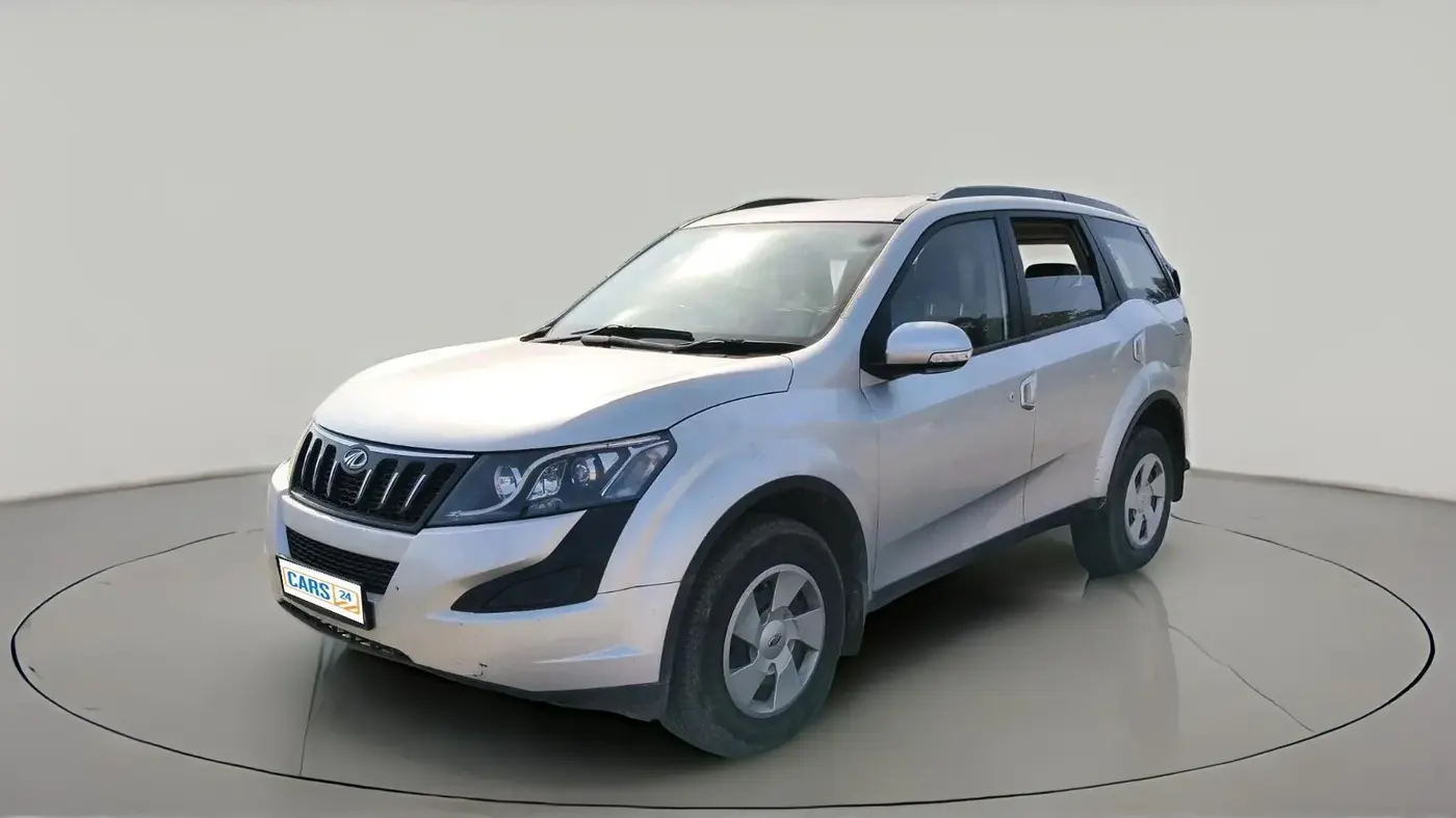 2017 Mahindra XUV500 W6 1.99, Diesel, Manual, 62,255 km, exterior