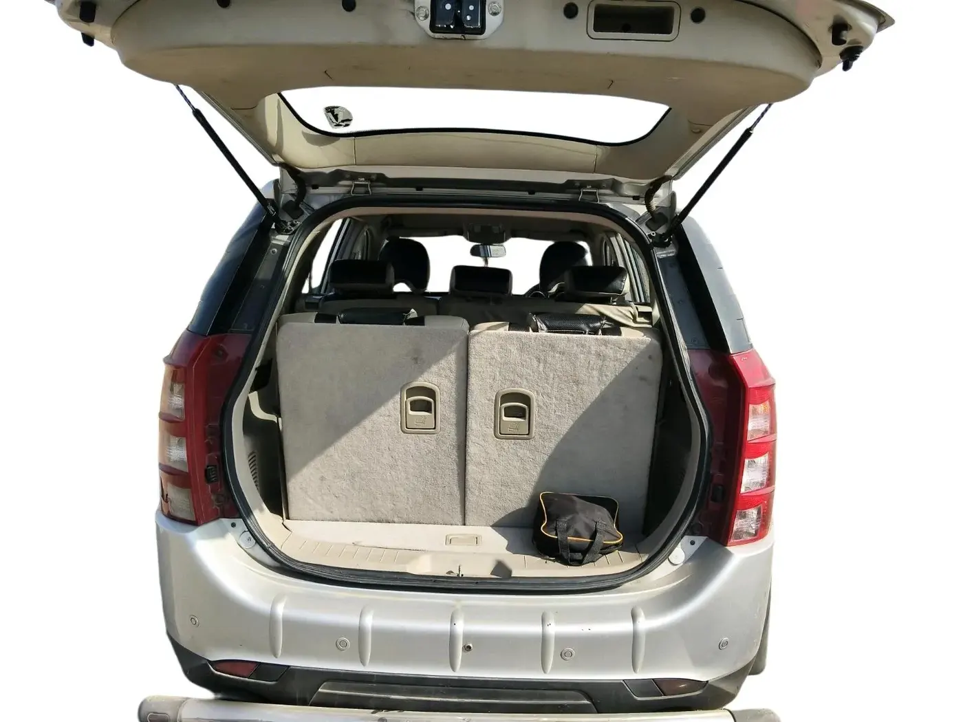 2017 Mahindra XUV500 W6 1.99, Diesel, Manual, 62,255 km, exterior