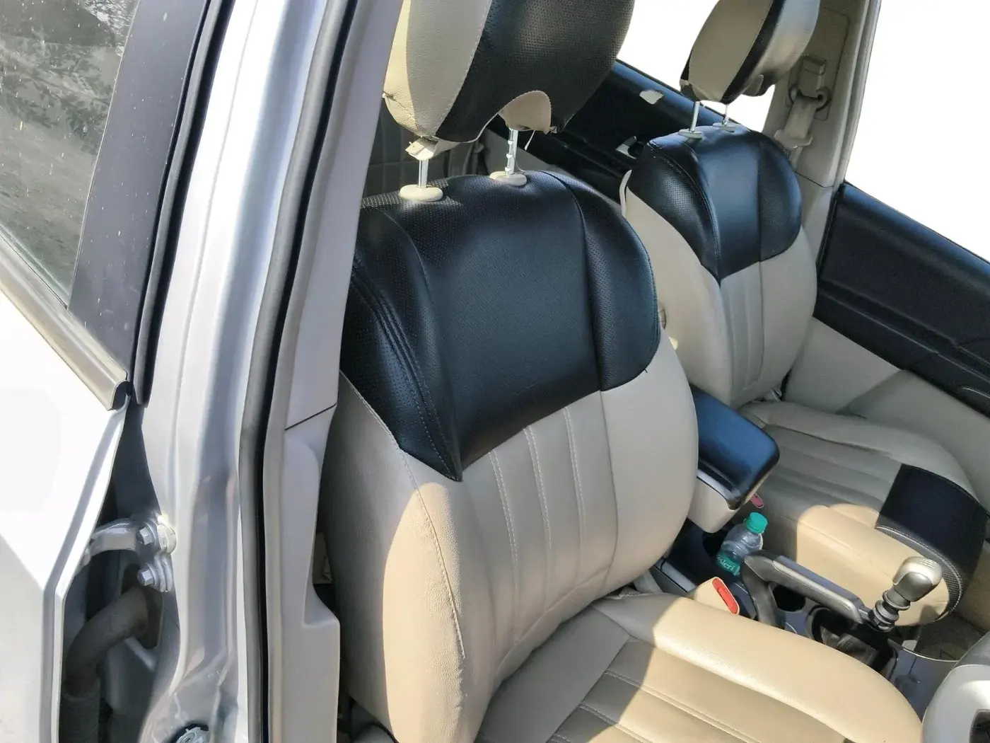 2017 Mahindra XUV500 W6 1.99, Diesel, Manual, 62,255 km, interior
