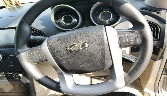 2017 Mahindra XUV500 W6 1.99, Diesel, Manual, 62,239 km, interior