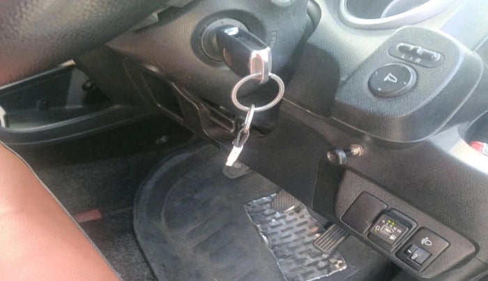 2010 Honda Jazz 1.2L I-VTEC BASE, CNG, Manual, 1,22,533 km, interior