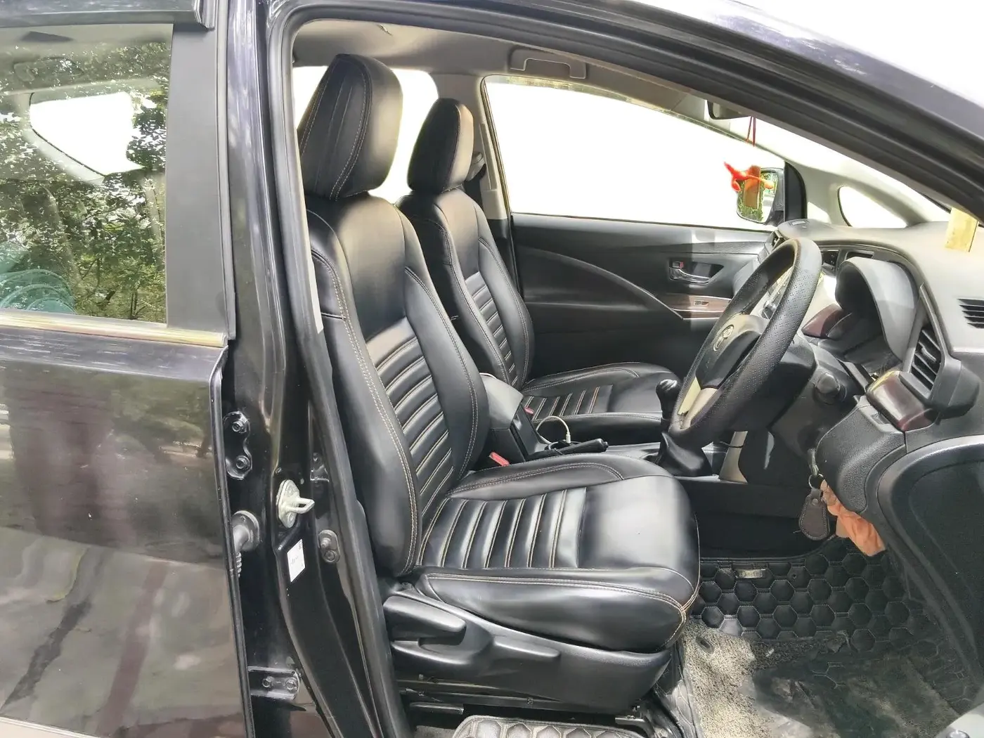 2021 Toyota Innova Crysta 2.4 G 7 STR, Diesel, Manual, 96,000 km, interior