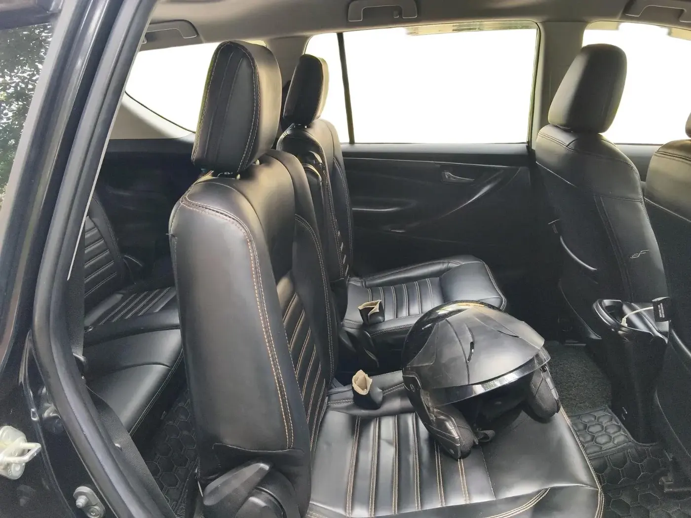 2021 Toyota Innova Crysta 2.4 G 7 STR, Diesel, Manual, 96,000 km, interior