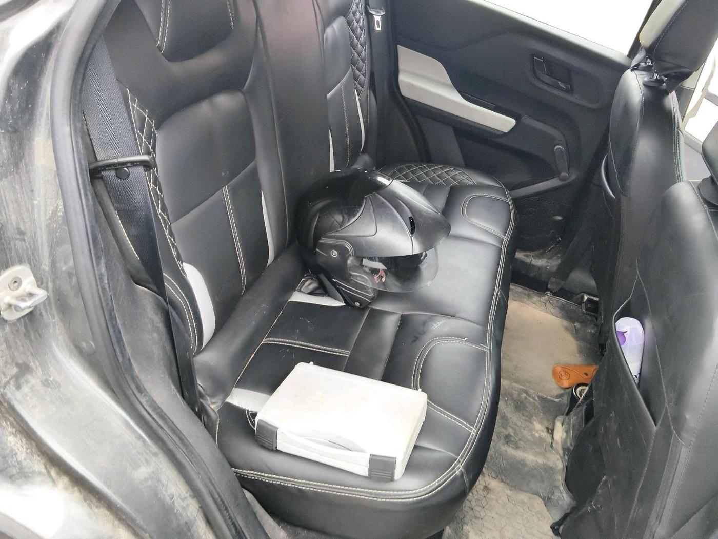 2023 Tata PUNCH PURE MT, CNG, Manual, 1,11,632 km, interior