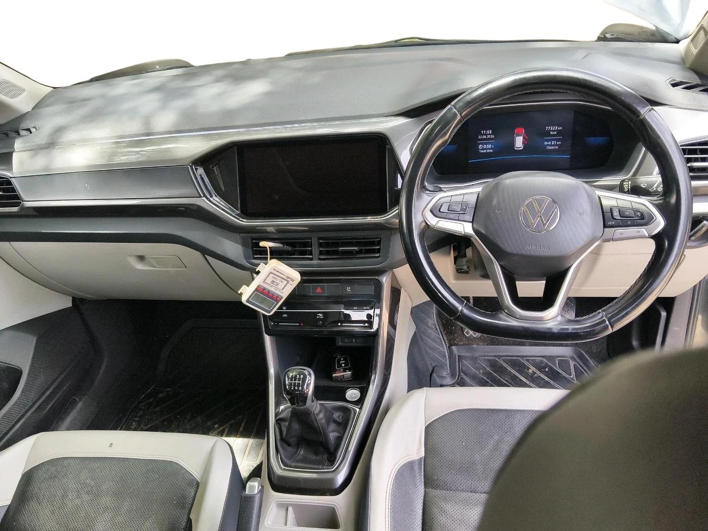 2022 Volkswagen TAIGUN TOPLINE 1.0 TSI MT, Petrol, Manual, 77,323 km, interior