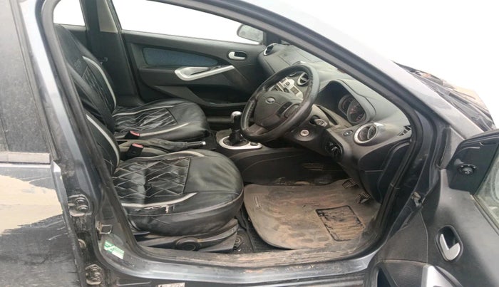 2015 Ford Figo TITANIUM 1.4 DIESEL, Diesel, Manual, 1,04,893 km, interior